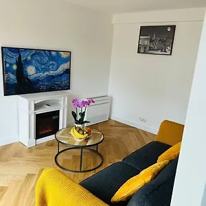 An Exceptional Apartment, 20 Min Paris, 10 Min Orly Airport, 30 Min Disney, 25 Min Versailles, Parking Free Antony